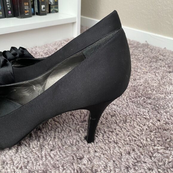NINA Black Ruffle Satin Formal Bridesmaid Evening Ruffle Open Toe Heels Size  10 - Picture 10 of 13